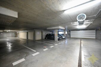 Ponúkame na predaj 3 izbový byt s garážovým státim v lokalit - 20