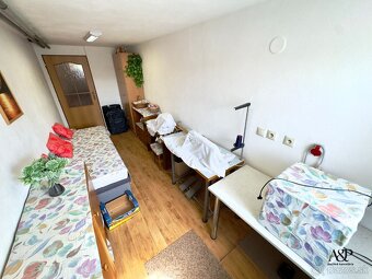 4 IZBOVÝ RD S GARÁŽOU, POZEMOK 960M2, BREZOVÁ POD BRADLOM - 20