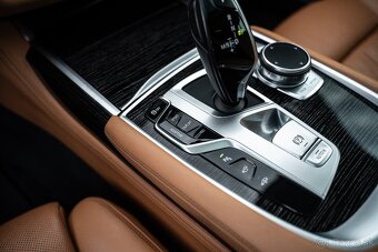 BMW Rad 7 750i xDrive A/T Odpočet DPH - 20