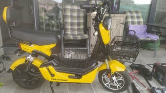 Predám  NEJAZDENÝ  El. MOPED - bez nutnosti VP - 20