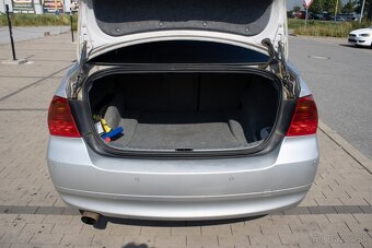 BMW 318i (r.v. 2007, 2.0 benzín, 95 kW / 129 k) - 20
