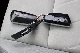 Volkswagen Golf 2,0 TDi 85 kW STYLE, možný odpočet DPH - 20