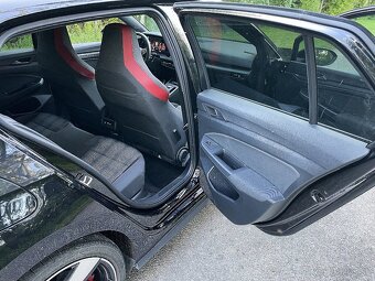 VW Golf VIII GTI 2.0 TSI - 20