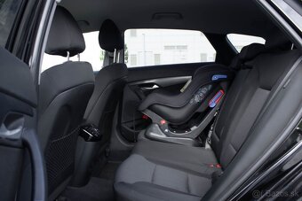 Hyundai i40 CW 1.7 CRDi A/T Premium / AJ NA SPLÁTKY / - 20