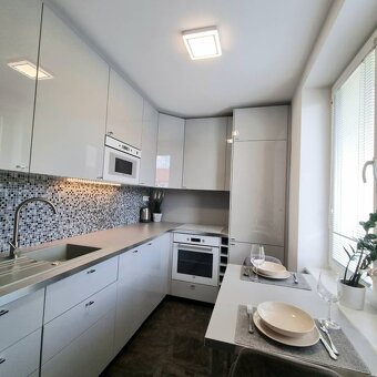 Štýlový, krásny 2,5- izbový byt blízko City Arény a stanice - 20