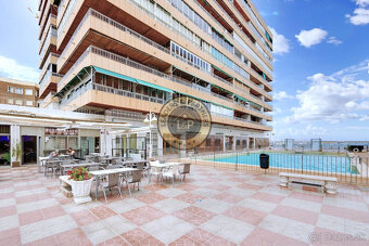 Apartmán 4+kk s balkónom a bazénom Torrevieja-Playa del Aceq - 20