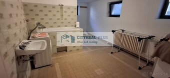 Ponúkame na prenájom 6 izbový rodinný dom v Nových Zámkoch z - 20