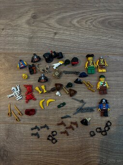 LEGO IDEAS 21322 2x - 20