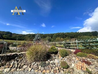 Na predaj  rodinný dom na okraji vidieka na 18 289 m2 pozemk - 20