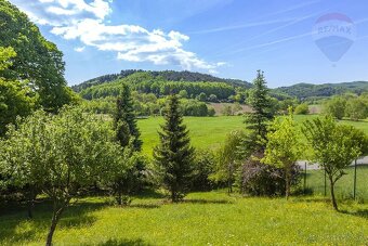 NA PREDAJ: Rodinný dom s veľkým pozemkom (6800 m2) a nádhern - 20