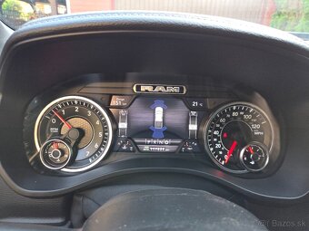 DODGE RAM 1500 LARAMIE 5.7 HEMI V8 401PS FULL LED KOLESO 22 - 20