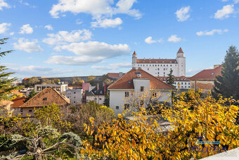 Poschodie vo vile pod hradom na prenájom - 20