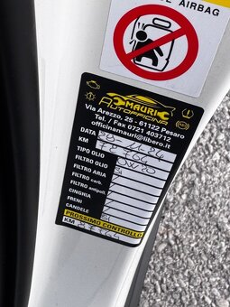 Toyota C-HR 1.8 Hybrid Executive E-CVT FWD - 20