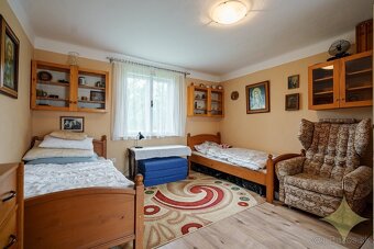 Dobová chalupa so zrekonštruovaným interiérom v tichej uličk - 20