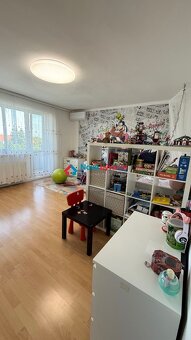 PREDAJ 6 izbový MODERNÝ RD + garáž + altánok - BRATISLAVA -  - 20
