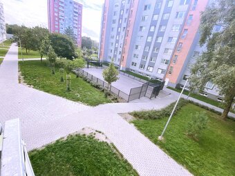 3,5 izbový byt 74m2 s balkónom, zariadený. Sereď - Námestie  - 20