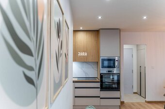 Tokajícka: Krásny 2 izb.  byt 42 m2 + loggia. Zariadený. KR - 20