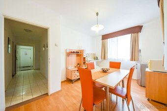 PENZIÓN S BUDOVAMI A VEĽKÝM POZEMKOM, SOMOTOR - 20
