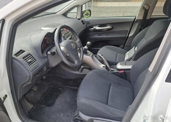Toyota Auris 1,4 D4-D nafta manuál 66 kw - 20