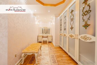 ZAUJÍMAVÁ CENAIMPOZANTNÁ RODINNÁ VILA-KRYTÝ BAZÉN-GARÁ - 20