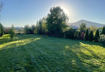 Villa v obci Trstín - s veľkým pozemkom - 20