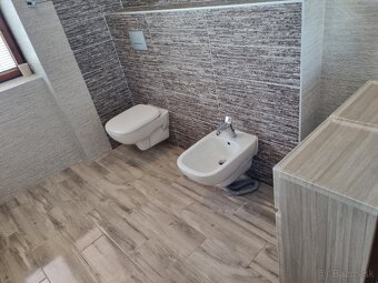 Rodinný dom s podkrovím a prístavbou v Lučenci - 20