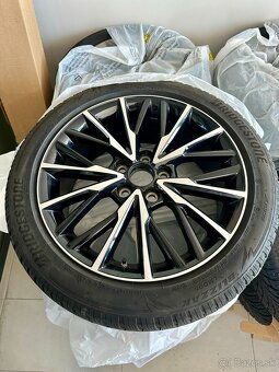 Toyota Yaris Cross 1.5 Hybrid Executive 4x4, Fabrická záruka - 20