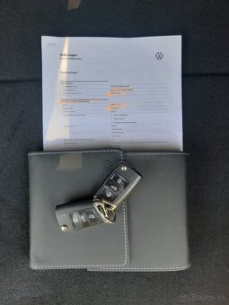 VOLKSWAGEN TOURAN 2,0 TDI - 20