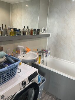 Prakticky riešený 2-izbový byt s extra miestnosťou - 20