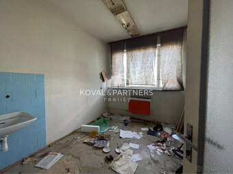 Predaj Administratívnej budovy s Halou v lokalite Dolné Kršk - 20