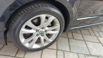ŠKODA SUPERB KOMBI 2.0 TDI 103 kW CR DSG6 - 20
