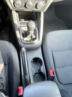 Volkswagen Jetta 1.6 TDI Comfortline - 20
