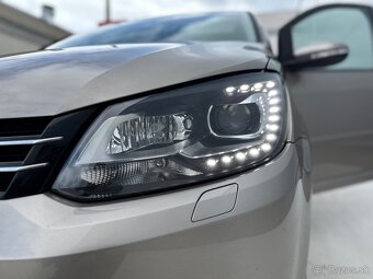 Volkswagen Touran 1.6TDI Highline Panorama 7-miestne - 20