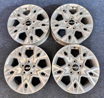 5x114,3 R16 Originál disky KIA Ceed - stav nových - 20