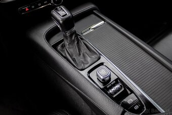 Volvo V90 D4 2.0L Momentum Cross Country - 20