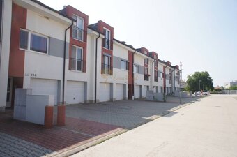 Veľký 3-izb. byt v Senci, ul. Dlhá, 2.p./2, balkón - 20