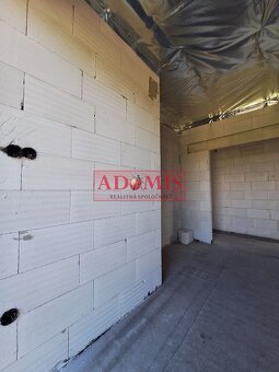 Predáme 5izbový tehlový bungalov 725m2 Ruskov, komora,tepelk - 20