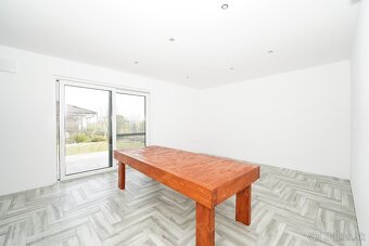 Bungalov 4 izb., blízko hrádze obec Kalinkovo, 534 m2 - 20