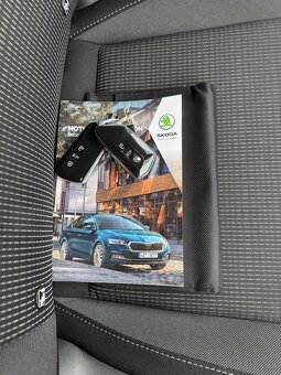 Škoda Octavia Combi 2.0 TDI Style DSG - 20