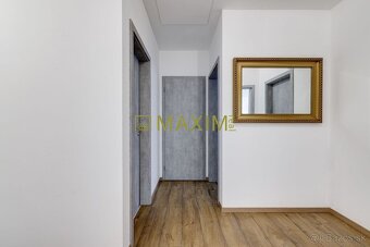 TOP Exkluzívny 4-izbový dom v Miloslavove: Bazén, záhrada, f - 20