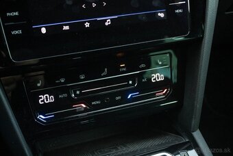 Volkswagen Passat Variant 2.0 TDI Elegance DSG - 20