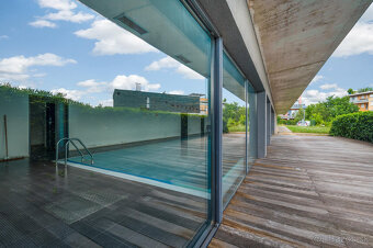 Príjemný  4 izbový byt na KOLIBE s vnútorným bazénom, saunou - 20