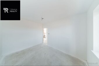 MOŽNOSŤ VIDIEŤ  - Novostavba 4-izbového RD obec Červeník, ok - 20