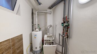 6 izbový rodinný dom s jedinečnou architektúrou,pozemok 1061 - 20