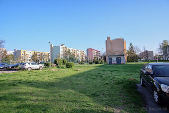 Veľký 2 izbový byt s tromi loggiami (64 m2 + 3x 3,2 m2) - 20