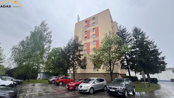Ponúkame 3- izbový čiastočne zrekonštruovaný byt s loggiou. - 20