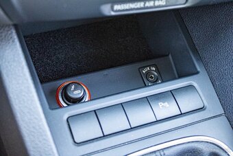 Volkswagen Jetta 2.0 TDI Highline - 20