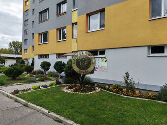 Na predaj 3 izbový byt Bratislava-Petržalka-Hrobákova ul. - 20