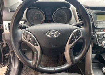 Hyundai i30 1.6-NÍZKÉ KM-FACELIFT - 20