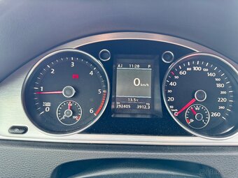 Volkswagen Passat B7 Combi 2.0 TDI - 20
